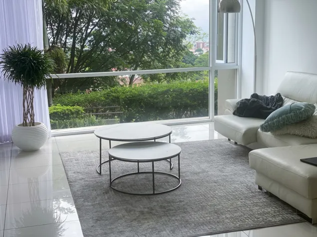 Venta/Alquiler Apartamento en condominio Alta Pietra, Escazú (AF) en San Rafael, Escazú, San José — $1,300 - Foto 2 de 16