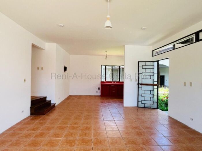 Venta de Oportunidad Casa + Apartamento en Vásquez Coronado 26-1707   en San Isidro, Vázquez de Coronado, San José — $265,000