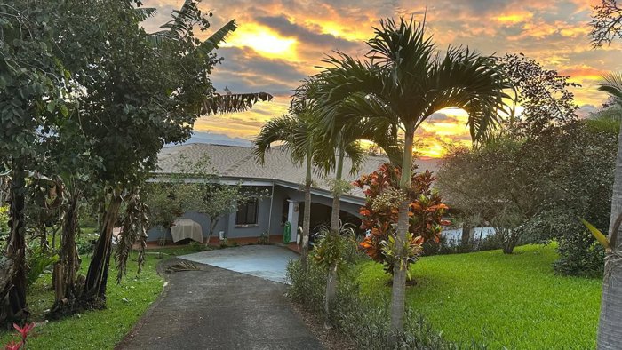 VENTA DE QUINTA CON CASA Y PISCINA, ALAJUELA, SAN PEDRO DE POÁS in San Pedro, Poás, Alajuela — $595,000