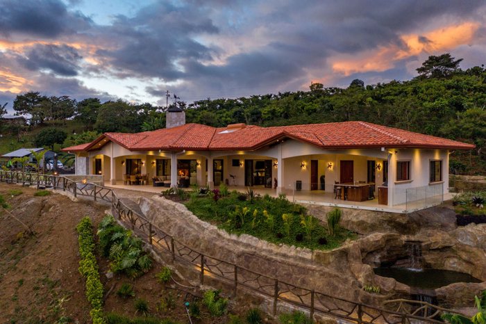 Casa en venta en Naranjo en Oro Monte Comunidad Cerrada en Cirrí Sur, Naranjo, Alajuela — $1,110,000