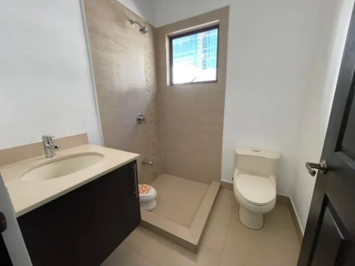 Venta de Casa en Ulloa, Heredia. RAH 25-1897 in Ulloa, Heredia — $190,000 - Photo 3 of 11