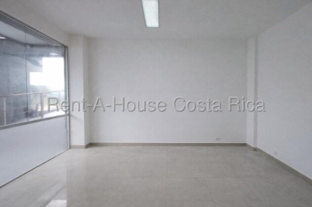 Alquiler de Local Comercial en Curridabat-Granadilla.  in Granadilla, Curridabat, San José — $900