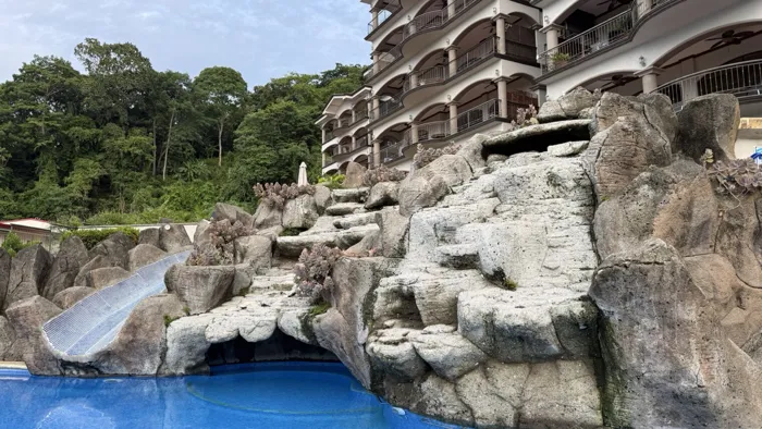 Venta de Apartamento con Vista al Mar en Altos de Leonamar en Jacó, Garabito, Puntarenas — $665,000