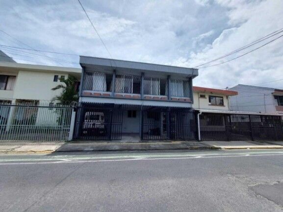 Se vende espacioso apartamento en barrio Escalante San José 25-575 in Carmen, San José — $120,000