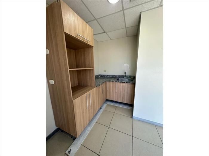 ALQUILER DE OFICINA, SAN JOSE, ESCAZU, CONDOMINIO TRILOGIA en Escazú, San José — $3,175