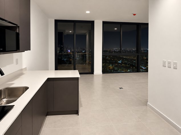 Se Alquila Apartamento en Condominio Sky Garden Sabana in Mata Redonda, San José — $1,000 - Photo 2 of 21