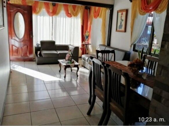 Se vende casa con lote de 657m2 en Alajuela Centro 25-1289 en Alajuela — ₡ 110 000 000
