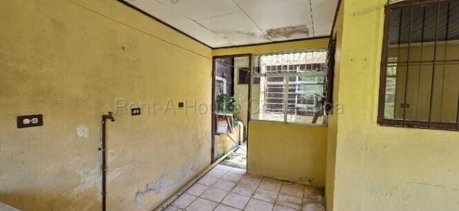 Propiedad en venta para uso comercial en el centro de Paraíso de Cartago #26-1845 GS in Paraíso, Cartago — $140,425