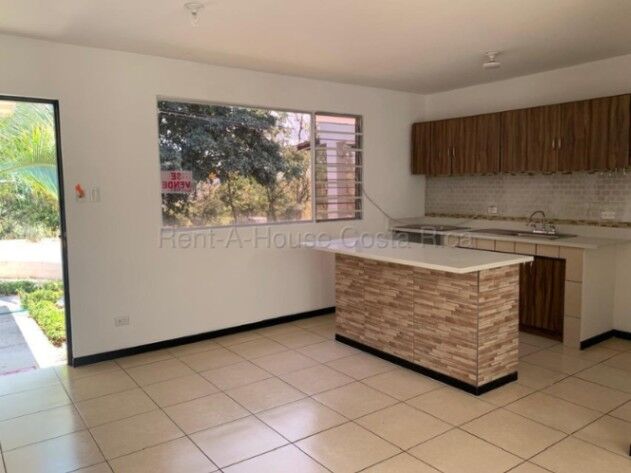 Venta casa en Condominio Malaga, Alajuela en San Antonio, Alajuela — ₡ 68 000 000
