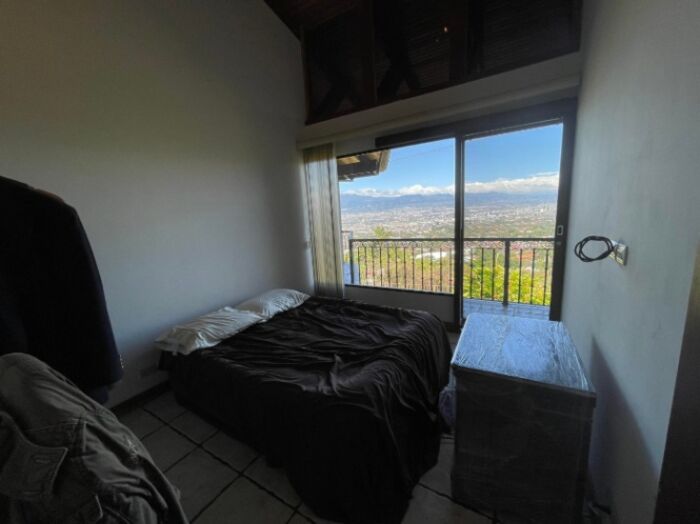Amplia casa con vista espectacular en San Antonio de Escazú #22-1461 GS in San Antonio, Escazú, San José — $550,000
