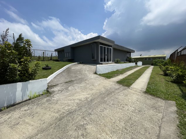 San Ramon de Alajuela, propiedad con 2 casas in Ángeles, San Ramón, Alajuela — $250,000