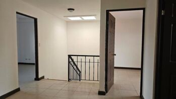 MLS-26-569 VENTA CASA MORAVIA SAN JOSE en La Trinidad, Moravia, San José — $220,000 - Foto 4 de 9