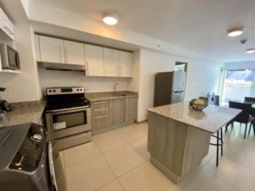 Moderno y Amueblado en Torres de Heredia – Ubicación Prime y Amenidades en Ulloa, Heredia — $962