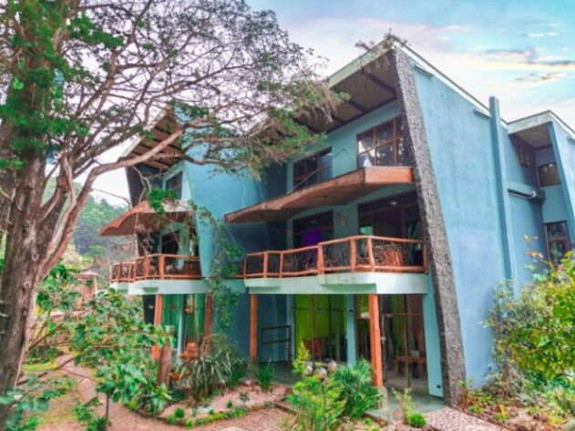 Venta de Edificio en San Rafael, Heredia. RAH 25-990 in Ángeles, San Rafael, Heredia — $1,950,000