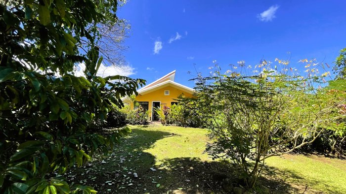 CASA EN VENTA EN VALLE AZUL – CERCA DE LA FORTUNA, COSTA RICA en San Ramón, Alajuela — $279,900 - Foto 2 de 28