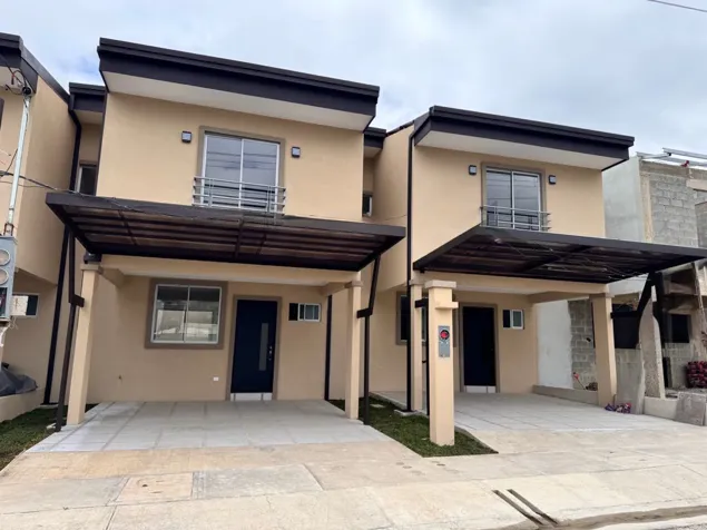 Venta de casa 3 hab 2.5 baños, 2 pisos, en Vila del Bosque in Aguacaliente, Cartago — ₡ 86 000 000