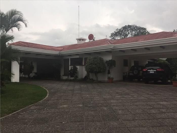 VENTA DE CASA Y APARTAESTUDIO, HEREDIA, SANTO DOMINGO, SANTA ROSA en Santa Rosa, Santo Domingo, Heredia — $650,000