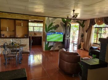 Hermosa Casa rodeada de naturaleza.  in Platanares, Pérez Zeledón, San José — $265,000 - Photo 4 of 13