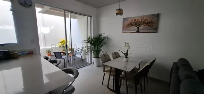 Alquiler de Casa AMUEBLADA en Condominio Bhora Montes de Oca. RAH 27-584 in San Pedro, Montes De Oca, San José — $1,500 - Photo 2 of 20