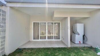 ALQUILER DE HERMOSA CASA MODERNA EN LA RIBERA DE BELÉN in La Ribera, Belén, Heredia — $2,200 - Photo 5 of 13