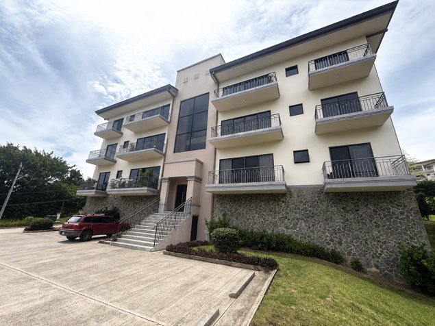 VENTA DE APARTAMENTO EN SANTA ANA | PRIVACIDAD, NATURALEZA!!! in Santa Ana, San José — $399,000 - Photo 3 of 28