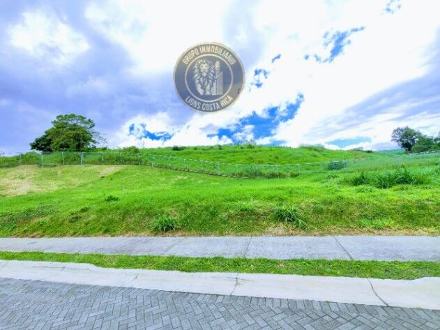 💚💚 Venta de amplio lote en condominio El Sauce en Mata de Plátano, San José 💚💚 en Mata de Plátano, Goicoechea, San José — ₡ 65 000 000