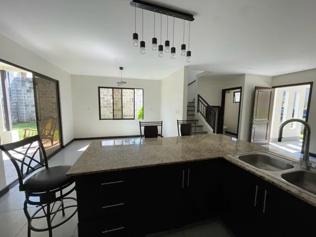 Vendo casa  en condominio La Floresta Concepcion de Tres Ríos in Concepción, La Unión, Cartago — ₡ 155 000 000