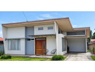Se Vende Bella Casa en Saragoza de Palmares, Alajuela.