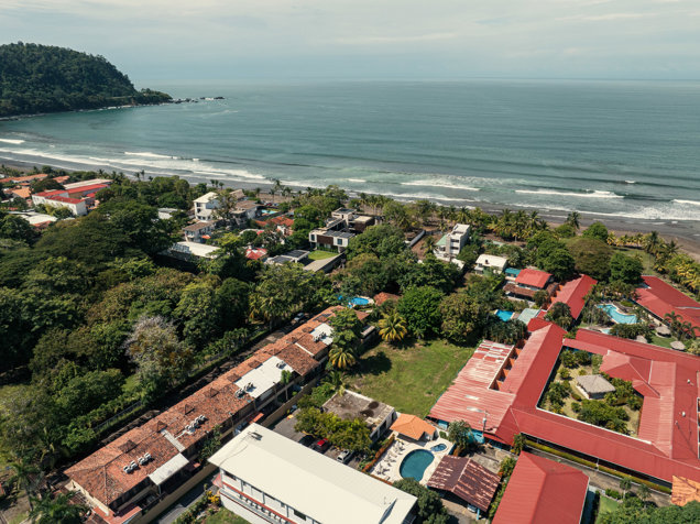 Bello Lote a muy pocos metros de la playa en Jacó, Garabito, Puntarenas — $420,000 - Foto 3 de 20