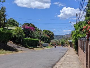 Se vende casa en remate bancario, para inversión o vivienda - Sarchi en Sarchí Norte, Sarchí, Alajuela — $104,720 - Foto 3 de 37
