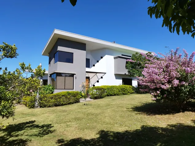 VENTA DE CASA SAN PEDRO DE BARVA HEREDIA, CON PISCINA Cod. GU1122 en Barva, Heredia — $1,000,000