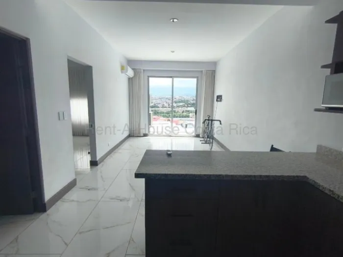 Venta de apartamento amplio con balcón, bodega y amenidades #26-2139 GS en Ulloa, Heredia — $115,000 - Foto 2 de 8