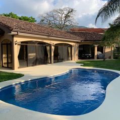 SANTA ANA | Casa de Lujo 1 Nivel con Piscina Privada | Alquiler $4,050 in Piedades, Santa Ana, San José — $4,050 - Photo 5 of 25
