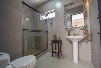 Casa de 3 Habitaciones + Oficina en Condominio Francosta en Ulloa, Heredia — $497,000 - Foto 4 de 30