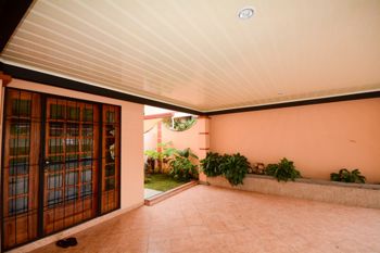 Venta de Hermosa Casa en Jaco en Jacó, Garabito, Puntarenas — $525,000 - Foto 4 de 12
