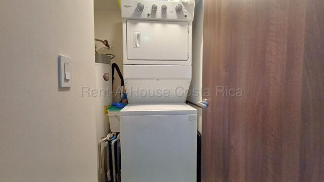 Alquiler de Apartamento en San Pedro de Montes de Oca. PRECIO REBAJADO in San Pedro, Montes De Oca, San José — $1,250