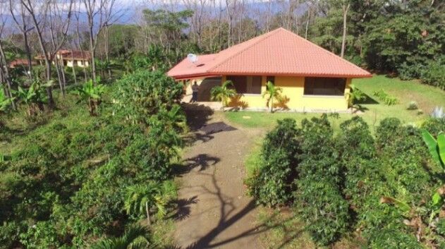 Se alquila casa con amplio lote en Desamparaditos 25-1868 en Desamparaditos, Puriscal, San José — $725
