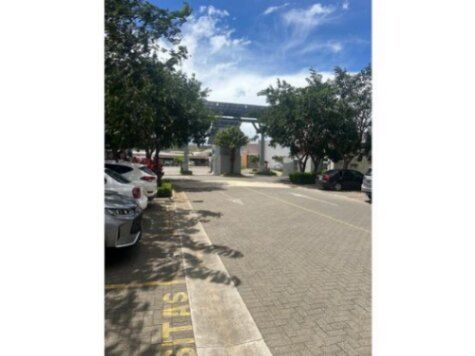 ALQUILER DE APARTAMENTO CON LÍNEA BLANCA, HEREDIA, BARREAL, TORRES DE HEREDIA (KHAYA) - 10138828 en Ulloa, Heredia — $900