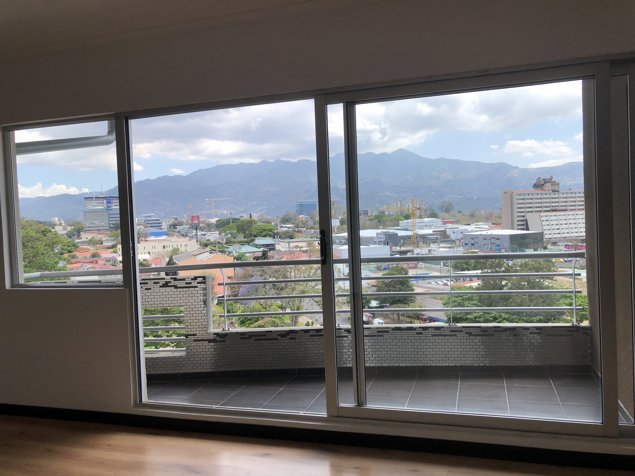 Penthouse en Condado del Parque para inversion, La Sabana in Merced, San José — $295,000 - Photo 2 of 7