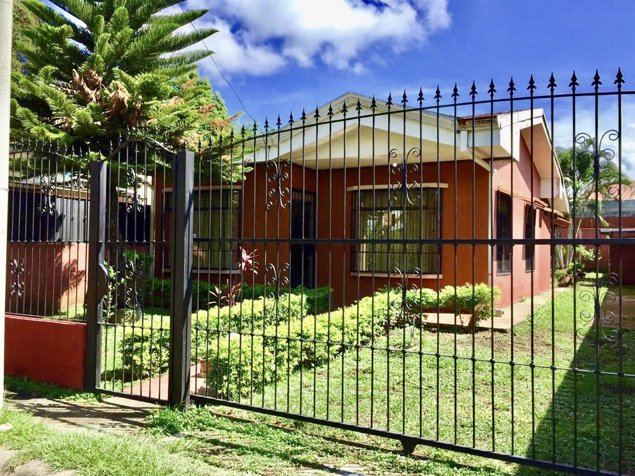 Venta de casa en Orotina, Alajuela - En residencial in Orotina, Alajuela — ₡ 80 000 000