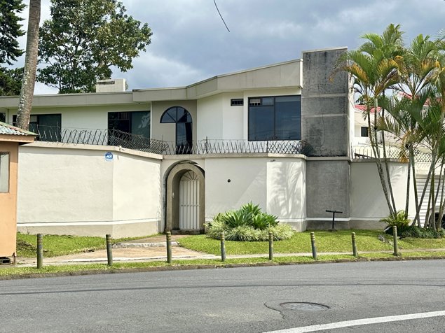 SE ALQUILA CASA PARA OFICINAS EQUIPADA EN GRANADILLA, CURRIDABAT (JK) en Curridabat, San José — $3,500