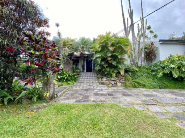 Venta de Acogedora Casa en Escazú / Mls. 25-1835 OFC JB en San Rafael, Escazú, San José — $800,000