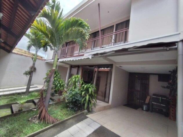 Propiedad Multifamiliar en Exclusiva Zona Residencial en Zapote, San José — $388,000