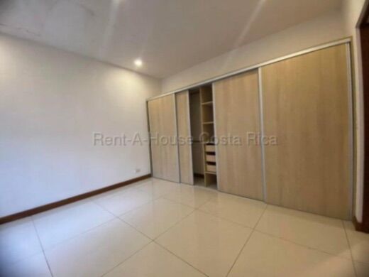 Alquiler Casa Puente de Piedra en Condominio  en Puente De Piedra, Grecia, Alajuela — $1,350