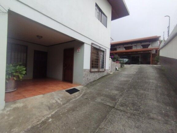 Se vende amplia propiedad para inversión en Heredia 26-549 en Heredia — $1,500,000