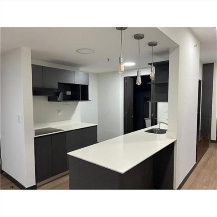 VENTA DE APARTAMENTO, SAN JOSE, ROHRMOSER, TORRE U NUNCIATURA en Mata Redonda, San José — $275,000