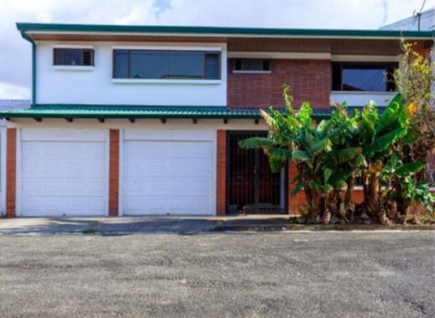 Una residencia espaciosa y luminosa para disfrutar en familia en San Vicente, Moravia, San José — $300,000