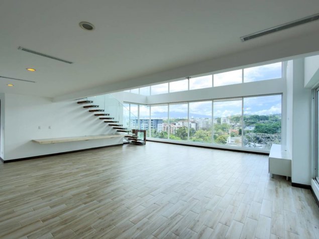 Venta de Apartamento Penthouse en San Rafael de Escazú en San Rafael, Escazú, San José — $899,000 - Foto 2 de 26