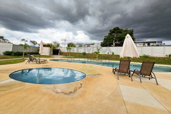 Terreno en venta en Grecia | Comunidad cerrada ConTerra en Puente De Piedra, Grecia, Alajuela — $45,500
