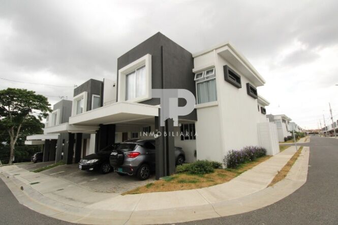 CASA VENTA SAN FRANCISCO DE HEREDIA 2 PISOS 4 HABITACIONES A METROS DE OXÍGENO SCG29 in San Francisco, Heredia — $245,000
